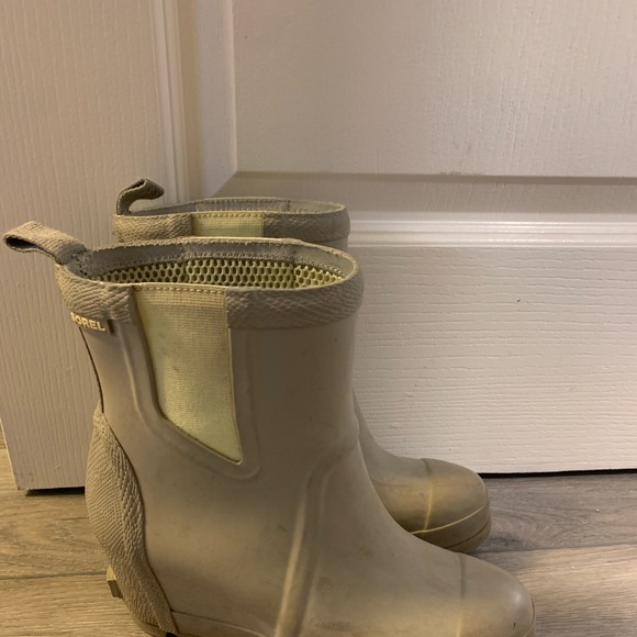 Sorel size 7 rain boots - Picture 7 of 9